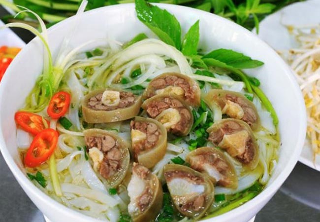 Cách nấu phở đuôi bò nóng hổi, thơm ngon, đậm đà, khó cưỡng