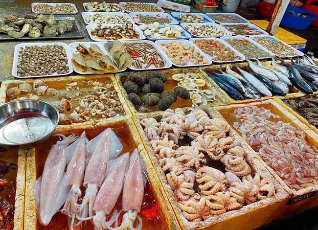 Cách chọn mua nguyên liệu làm phở xào hải sản 