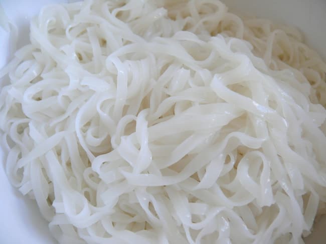 Bánh phở mềm dai được làm từ bột gạo