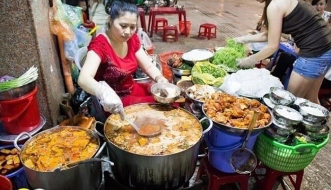 Quán bún riêu Lê Văn Thịnh ở quận 2