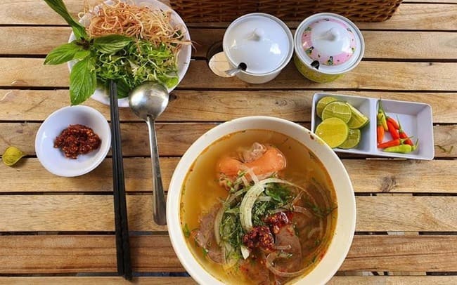 Bún riêu Nguyễn Cảnh Chân