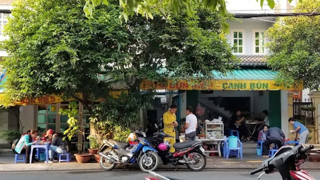 Bún riêu - Canh bún đường số 79